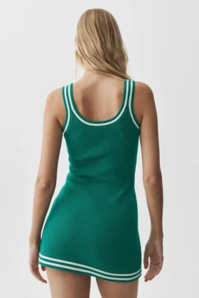 Abito in maglia stile maglione da tennis club – Emerald Isle/Avorio