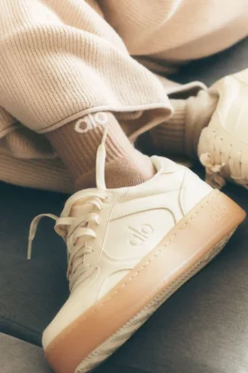 Alo Recovery Mode Sneaker - Argilla