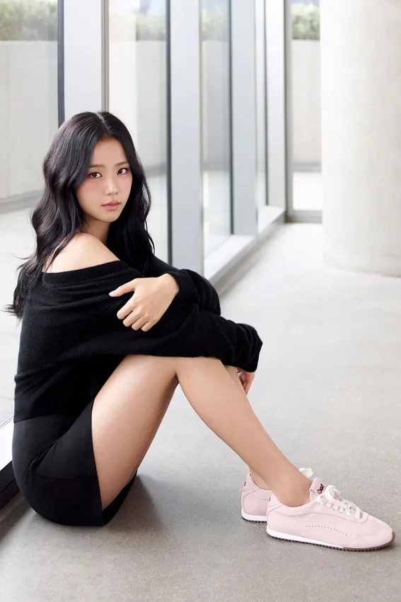 Alo Sunset Sneaker + Jisoo - Rosa Bloom