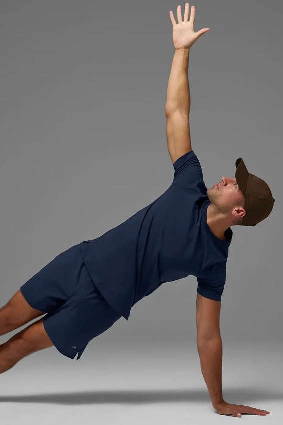 Alo Vapor Pantaloncini a girocollo a maniche corte - Blu navy