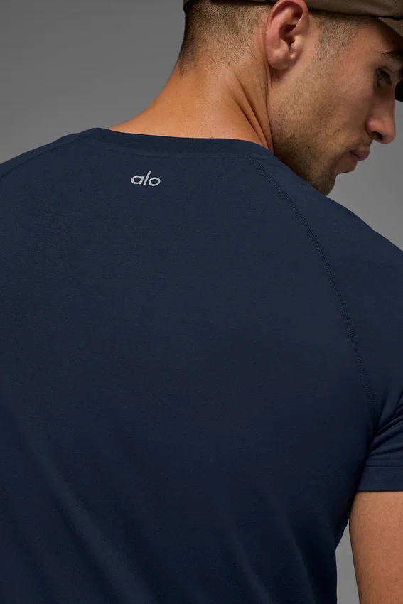 Alo Vapor Pantaloncini a girocollo a maniche corte - Blu navy
