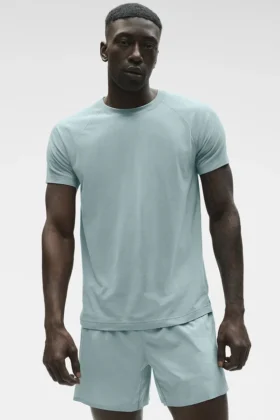 Alo Vapor Pantaloncini a girocollo a maniche corte – Desert Sage