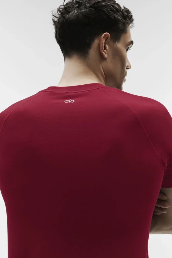 Alo Vapor pantaloncini a girocollo con maniche corte - Garnet