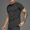 Alo Vapor pantaloncini con maniche corte e collo rotondo - Antracite