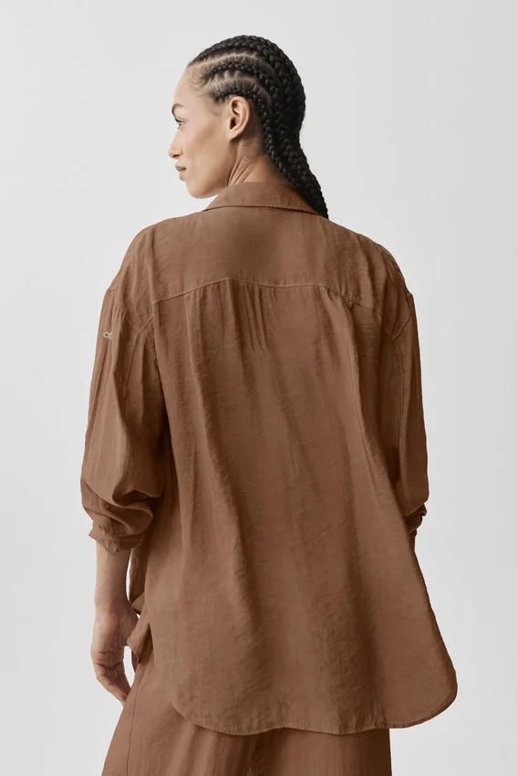 Camicia a maniche lunghe semi-trasparente Golden Hour con bottoni - Marrone Sun Kissed