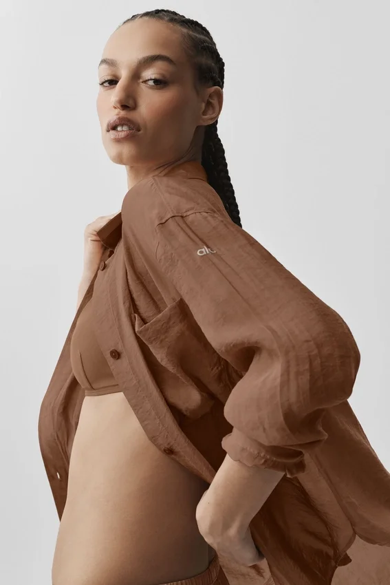 Camicia a maniche lunghe semi-trasparente Golden Hour con bottoni - Marrone Sun Kissed