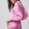 Camicia corta a maniche lunghe in seta lucente con bottoni - Rosa Candy Heart