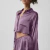 Camicia corta con bottoni in seta lucente a maniche lunghe - Plum Kiss