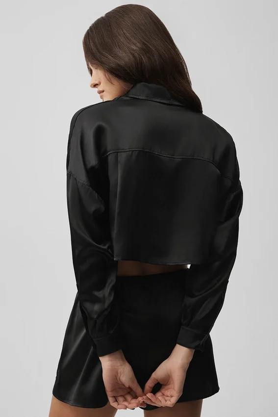 Camicia corta luminosa in seta con maniche lunghe e bottoni - Nero
