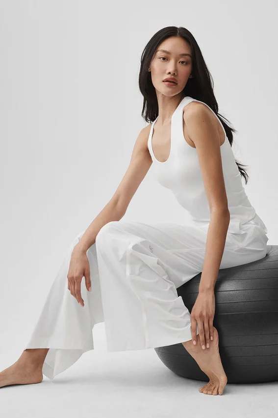 Canotta con reggiseno integrato Alo Softsculpt No Nonsense - Bianco