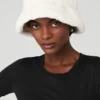 Cappello a secchiello in pelliccia sintetica - Avorio