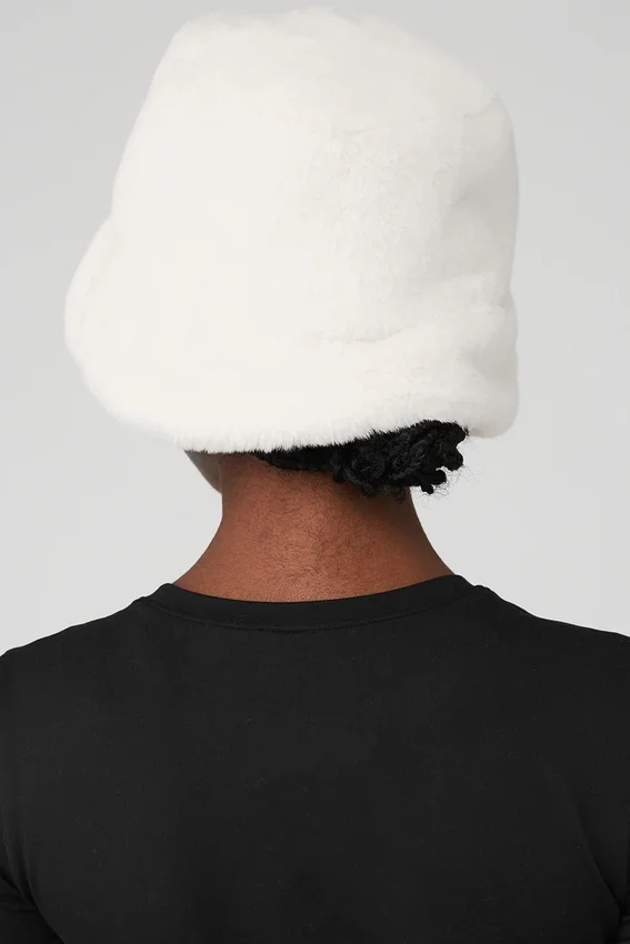 Cappello a secchiello in pelliccia sintetica - Avorio