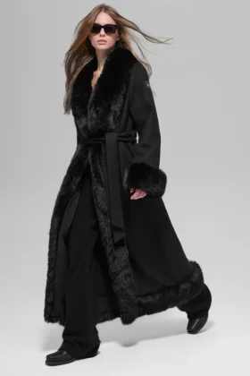 Cappotto lungo con bordi in pelliccia sintetica - Nero