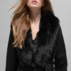 Cappotto lungo con bordi in pelliccia sintetica - Nero