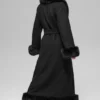 Cappotto lungo con bordi in pelliccia sintetica - Nero