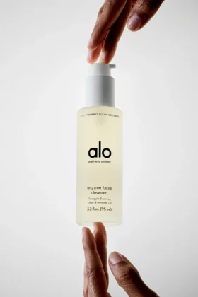 Detergente viso enzimatico