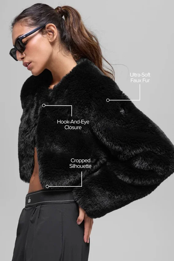 Giacca corta chic in pelliccia sintetica - Nero