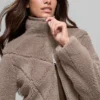 Giacca corta Sherpa con tagli laterali - Chai Latte