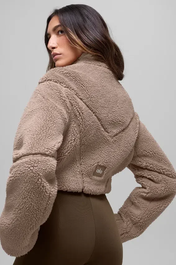 Giacca corta Sherpa con tagli laterali - Chai Latte