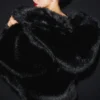Giacca di tendenza in pelliccia sintetica opulenta - Nero