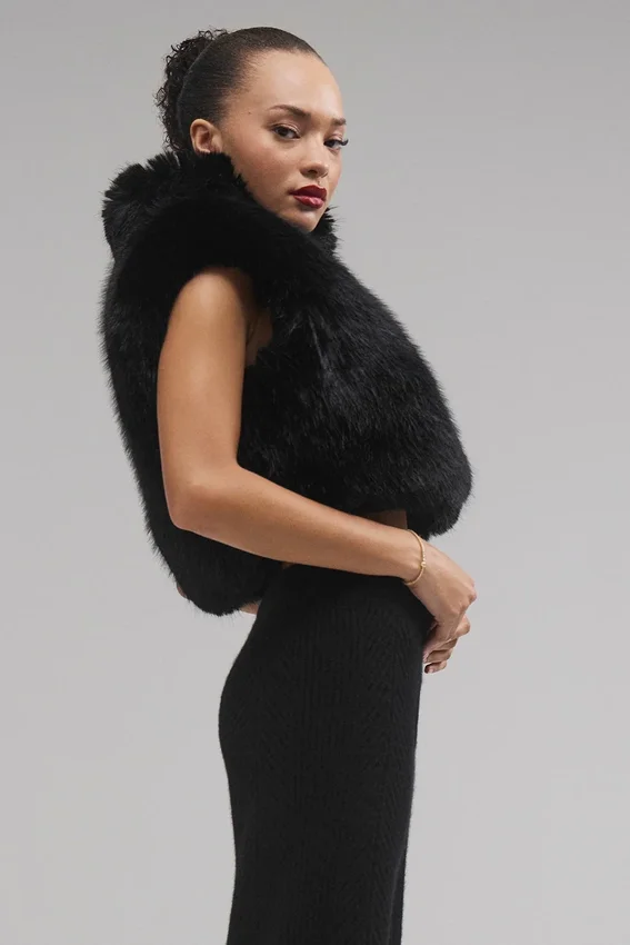Gilet corto in pelliccia sintetica opulenta - Nero