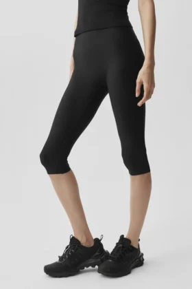 High-Waist Sleek Capri Pantaloni - Nero
