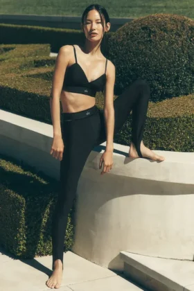 Leggings Airlift High-Waist con staffa "Love Language" - Nero