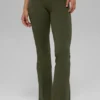 Leggings High-Waist 7/8 con taglio svasato Alo Softsculpt - Verde oliva