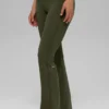Leggings High-Waist 7/8 con taglio svasato Alo Softsculpt - Verde oliva