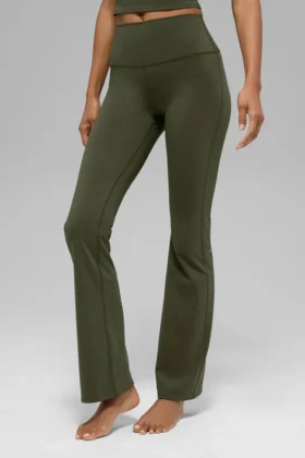 Leggings High-Waist con taglio svasato Alo Softsculpt – Verde oliva