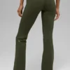Leggings High-Waist con taglio svasato Alo Softsculpt - Verde oliva