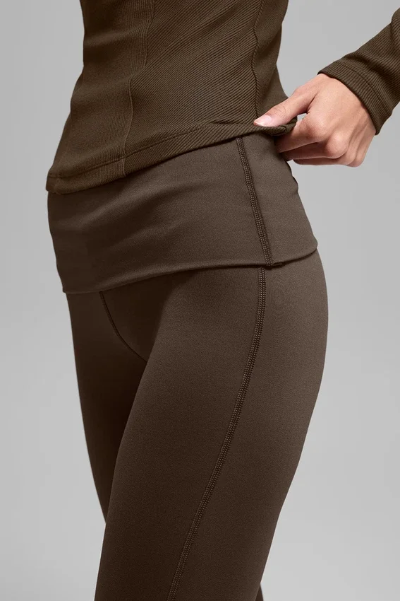 Leggings svasati con orlo ripiegato Alo Softsculpt - Espresso