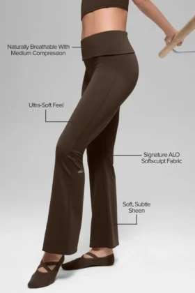 Leggings svasati con risvolto 7/8 Alo Softsculpt – Espresso