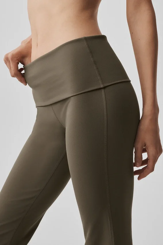 Leggings svasati con risvolto 7/8 Alo Softsculpt - Olive Tree