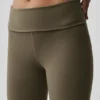 Leggings svasati con risvolto Alo Softsculpt - Olive Tree
