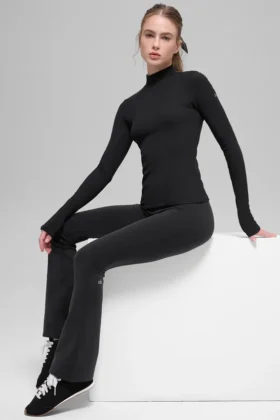 Maglia a costine con collo alto e maniche lunghe Mesmerize - Nero