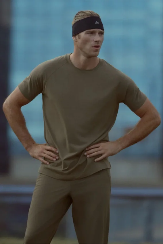 Maglia a maniche corte con collo rotondo Alo Vapor - Olive Tree