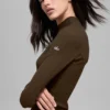 Maglia a maniche lunghe con collo alto a costine della linea Mesmerize - Espresso