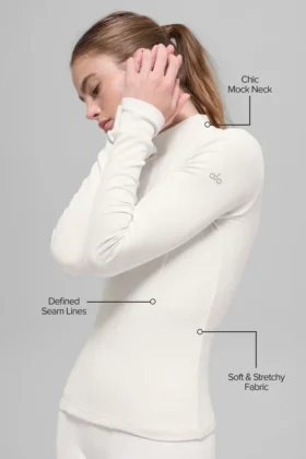 Maglia a maniche lunghe con collo alto a costine Mesmerize – Avorio