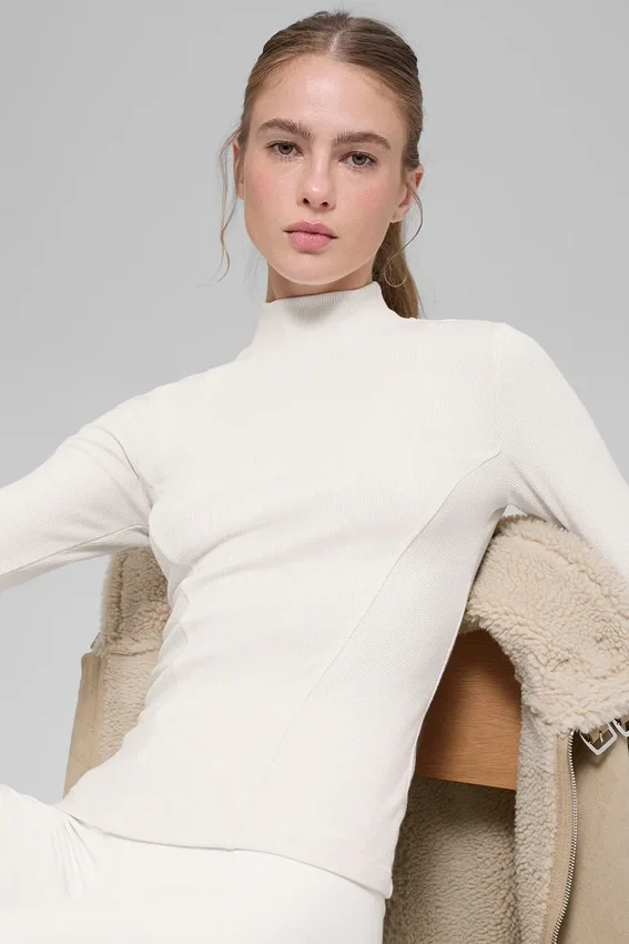 Maglia a maniche lunghe con collo alto a costine Mesmerize - Avorio