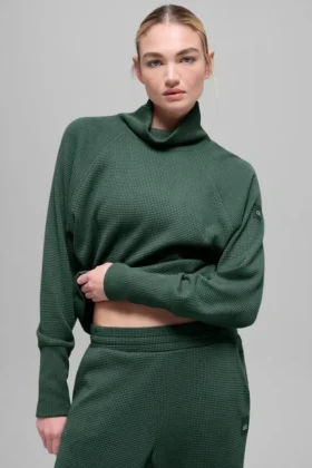 Maglia a maniche lunghe con collo alto "Weekend Escape" in tessuto a nido d'ape - Verde trifoglio
