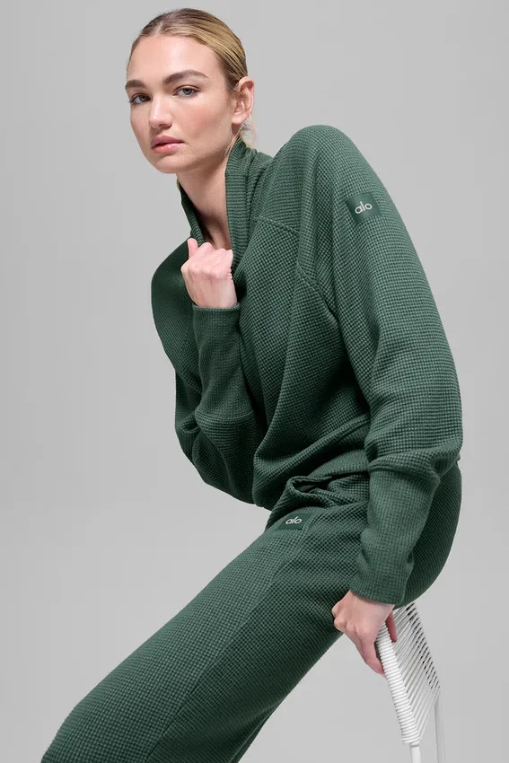 Maglia a maniche lunghe con collo alto "Weekend Escape" in tessuto a nido d'ape - Verde trifoglio