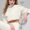 Maglia a trecce corta a collo alto Winter Bliss a maniche lunghe - Avorio