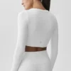 Maglia con maniche lunghe corta senza cuciture a costine "Serene" - Bianco