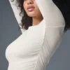 Maglia con maniche lunghe e arricciature - Avorio
