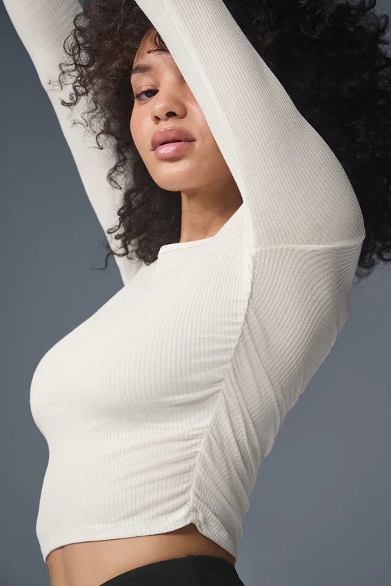 Maglia con maniche lunghe e arricciature - Avorio