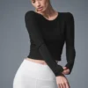 Maglia con maniche lunghe e arricciature - Nero