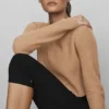 Maglia corta a maniche lunghe in morbido cashmere a trama a nido d'ape - Toasted Almond