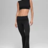 Maglietta a maniche corte con collo arrotondato Alo Softsculpt - Nero