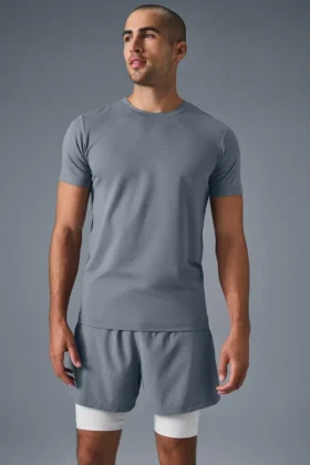 Maglietta a maniche corte con collo rotondo Conquer Reform - Grigio acciaio
